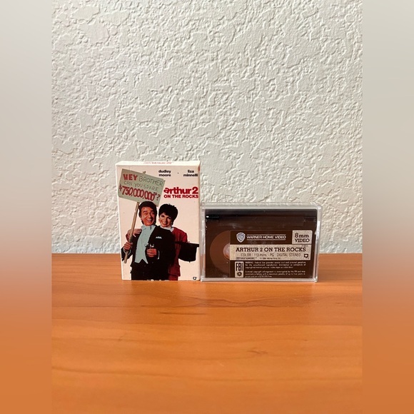 Arthur 2 On The Rocks Video 8 8mm Cassette 88 Dudley Moore Liza Minnelli - Picture 1 of 6